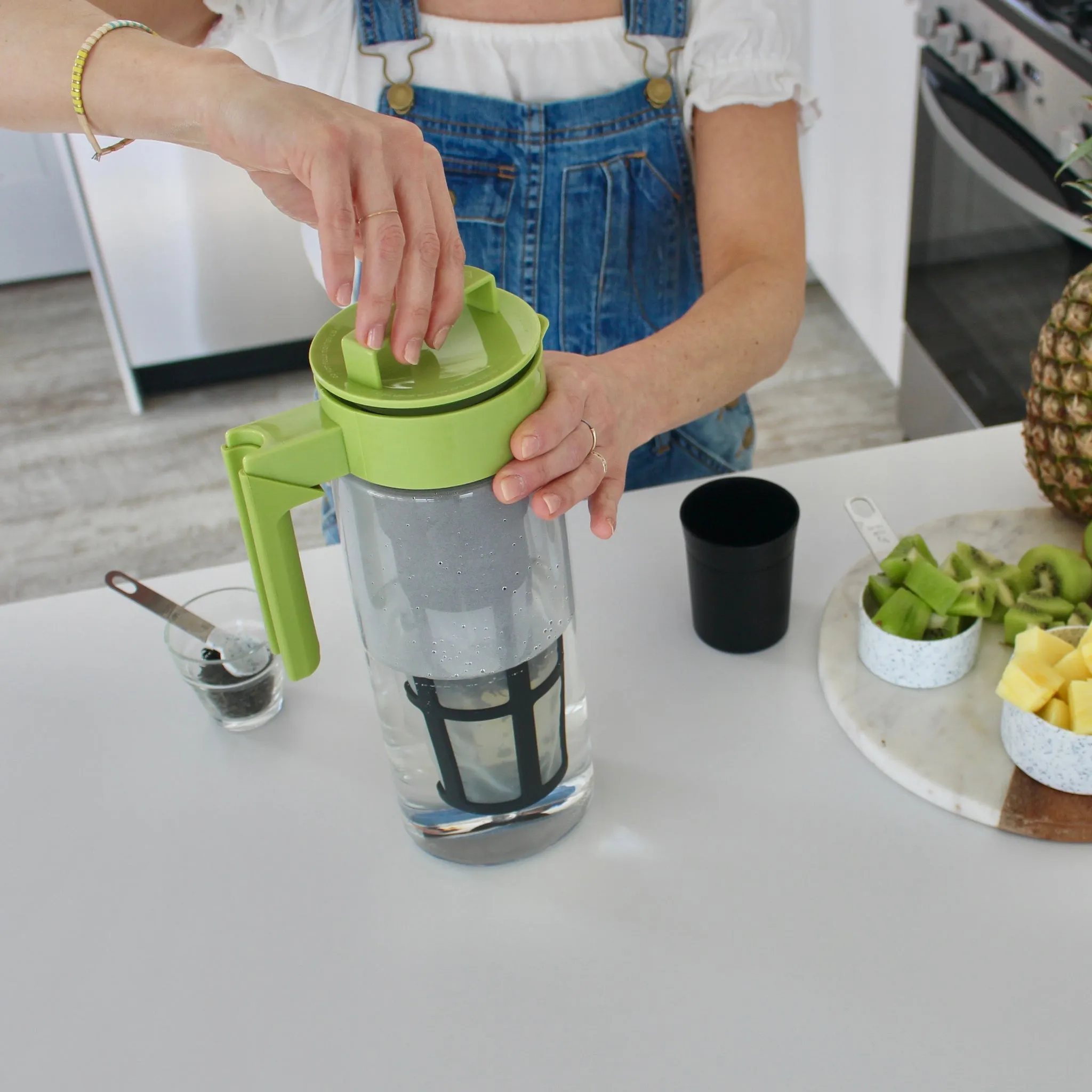 Flash Chill Iced Tea Maker